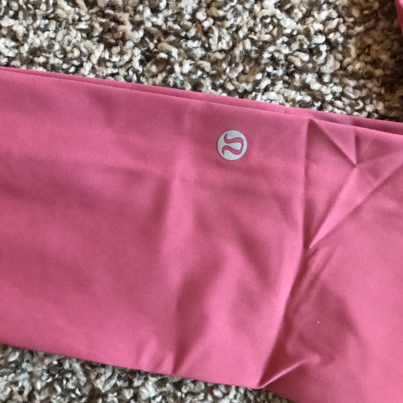 Lululemon fast and free 19” crop Cool Cherry - Picture 4 of 4